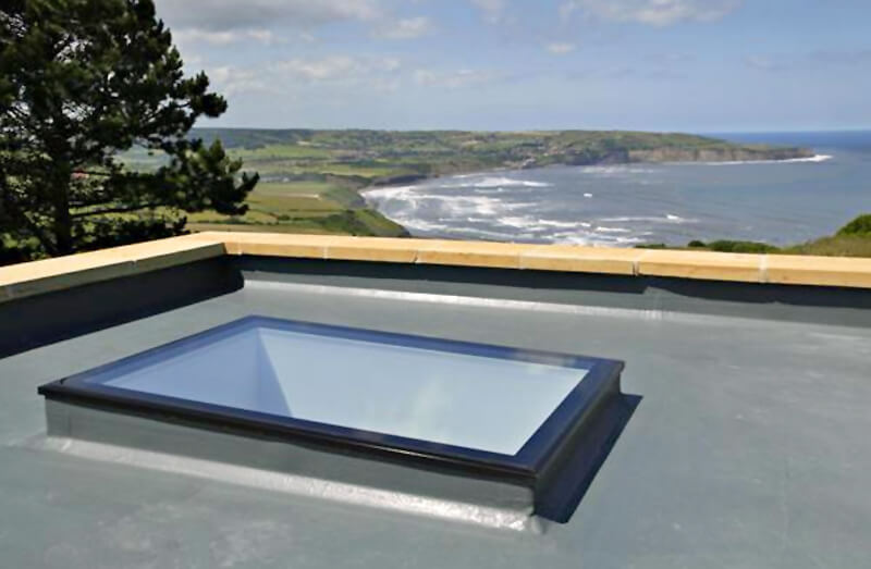 Fixed flat rooflight