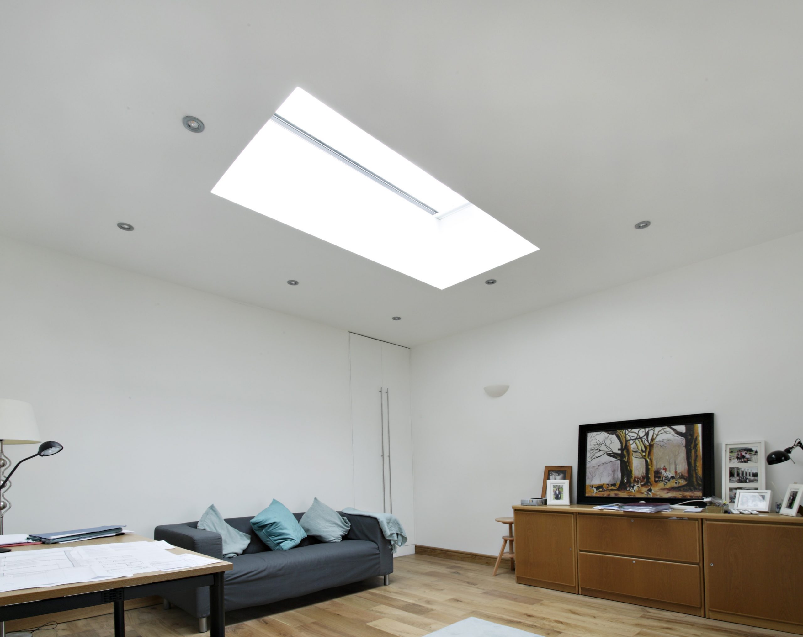 Fixed flat rooflight above living area